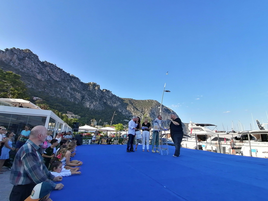 Tombola, organisée par l'Association des Commerçants de Beaulieu