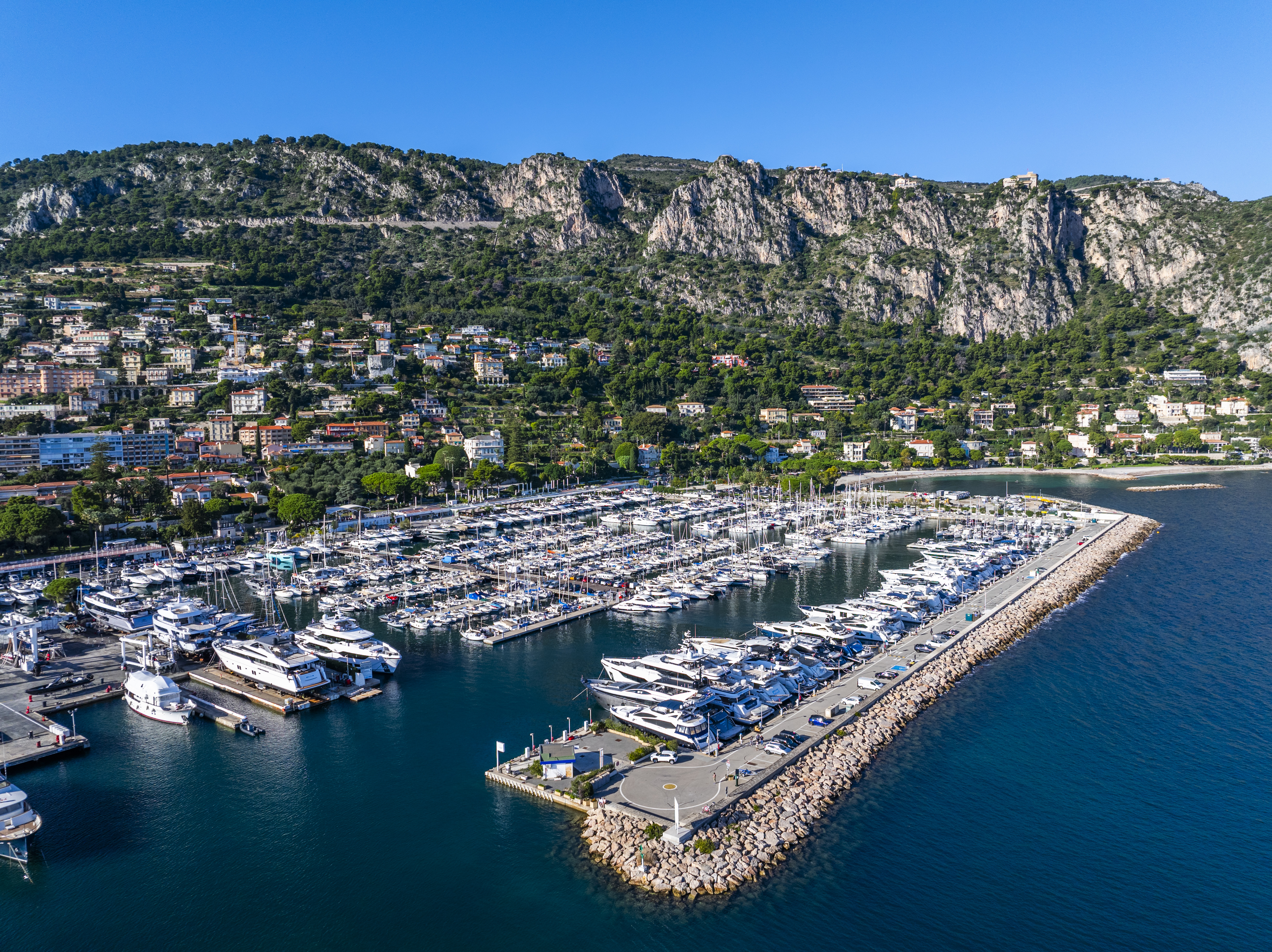 vue aerienne drone bateau mer